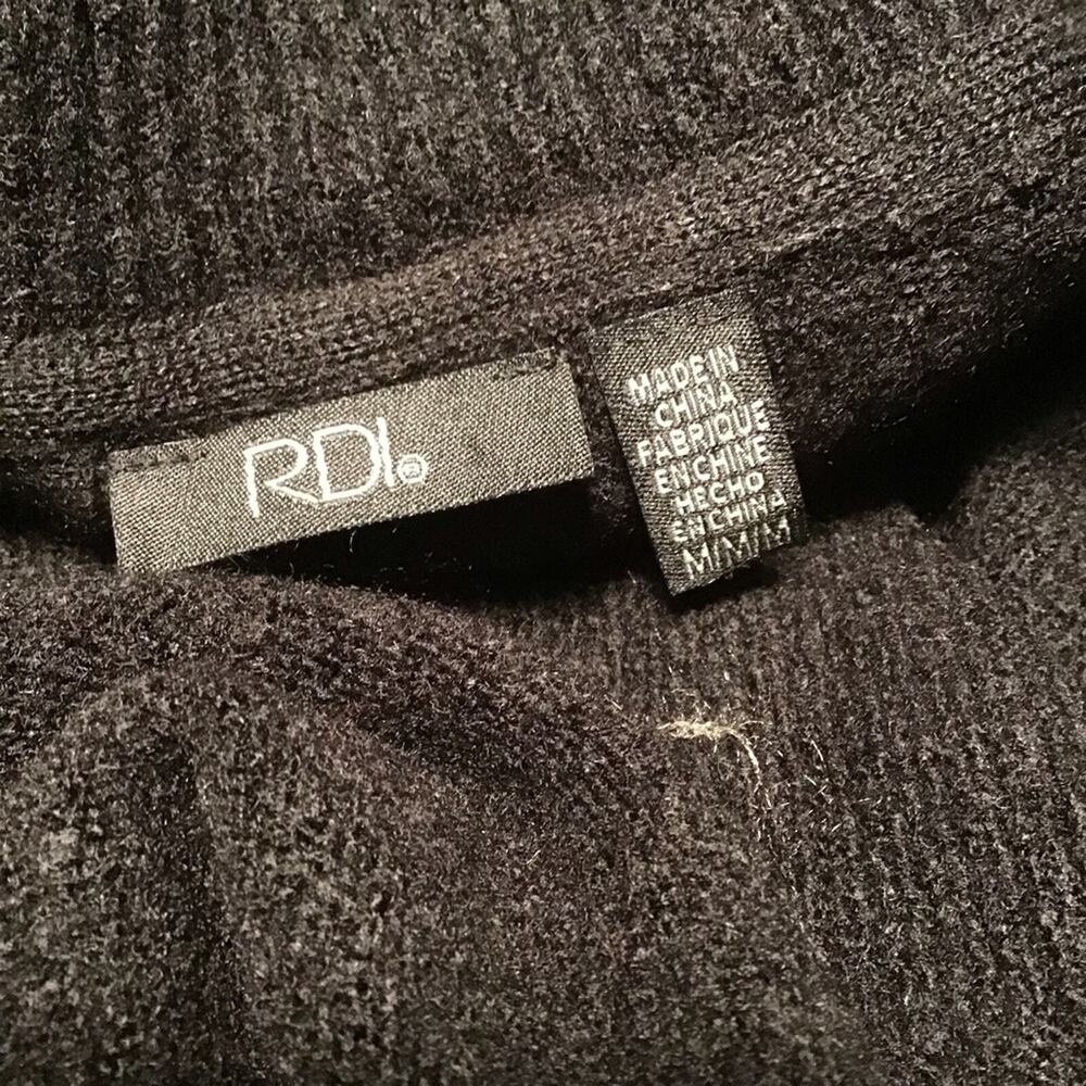 RDI Women’s Black Oversized Deep V-Neck Pullover Sweater Size M NWOT - Picture 5 of 11